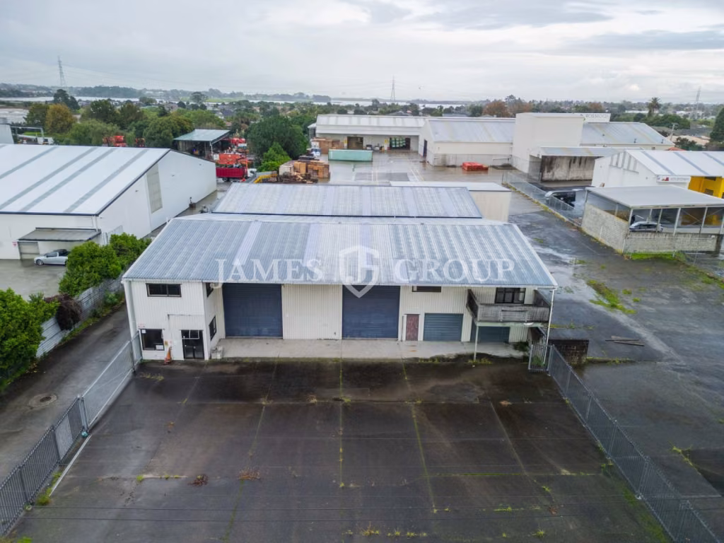 Yard Heavy Site + Warehouse | Takanini