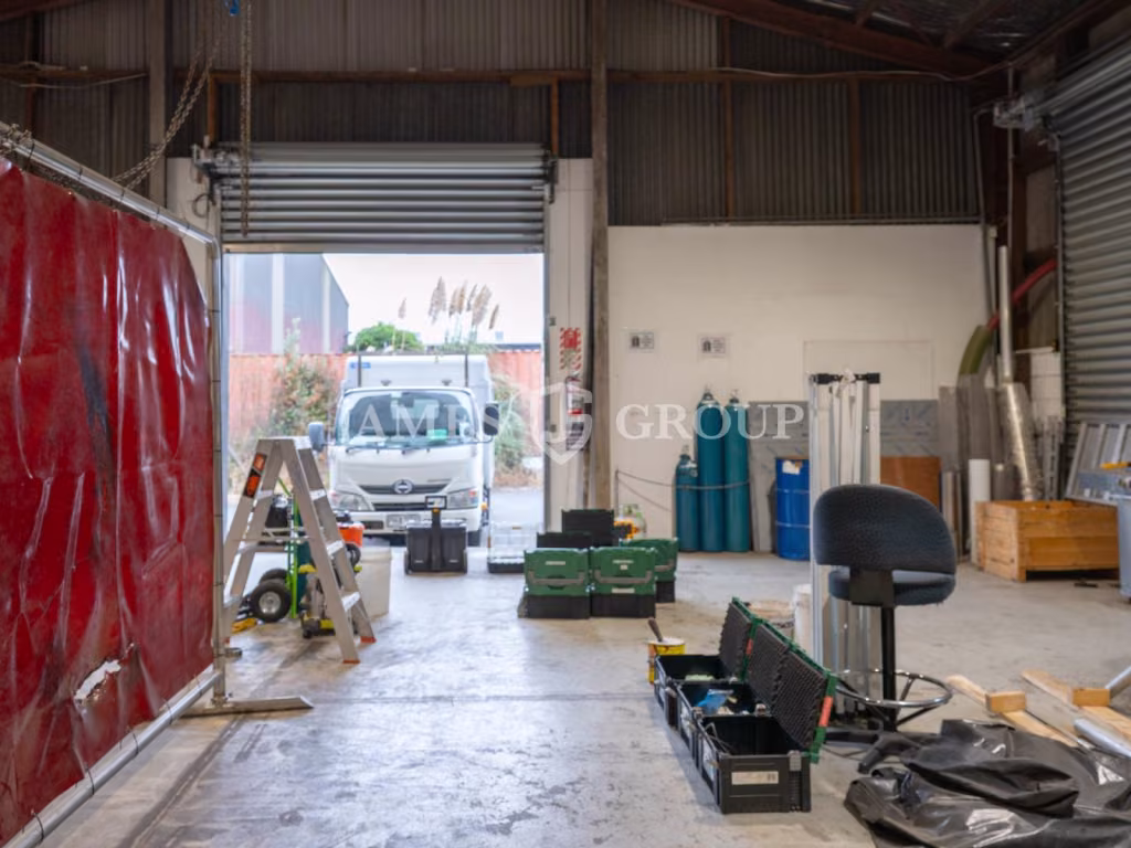 226m² Warehouse On Neilson Street