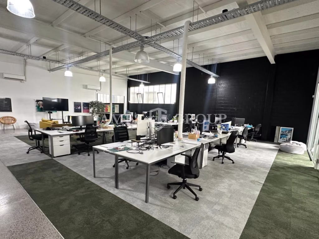 Modern Fitted Office And Extensive Amenities