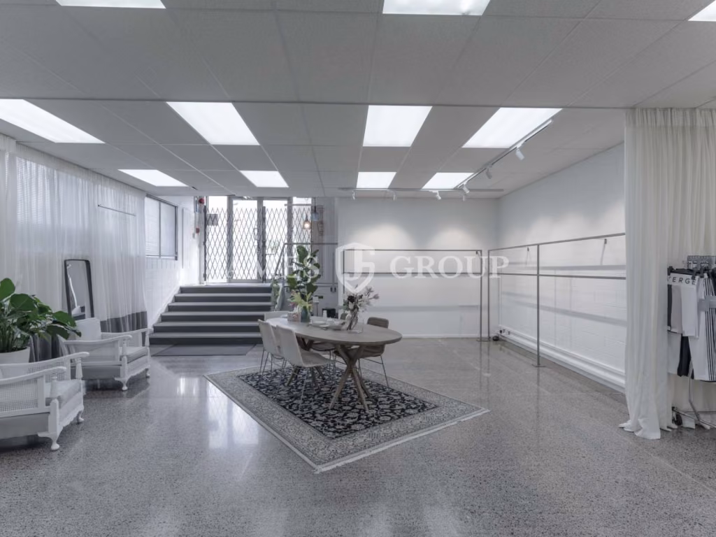 50 / 50 Warehouse & Office | 2 Mins From Motorway