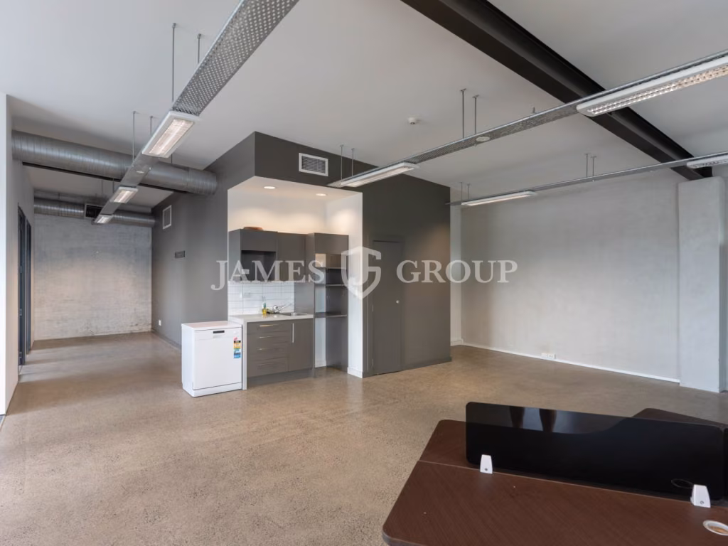 Polished Grafton Office