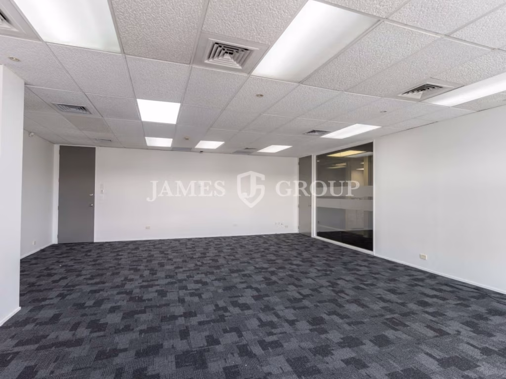Charming 119m² Office In Epsom With Natural Light