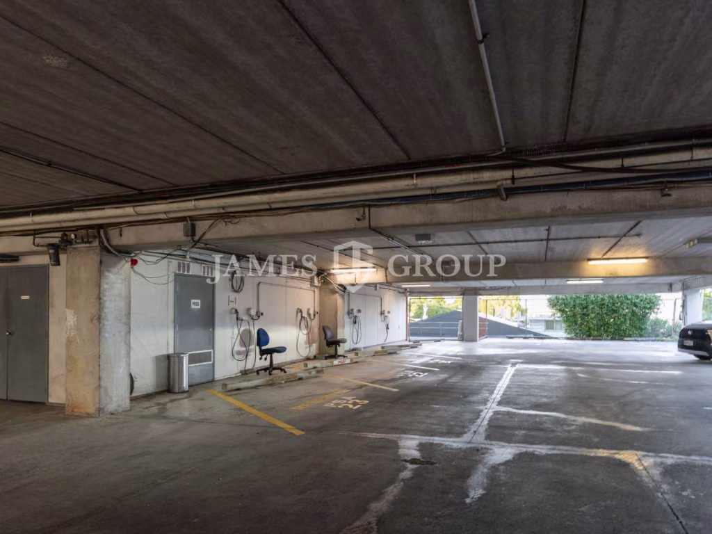 738m² Prime City Fringe Office