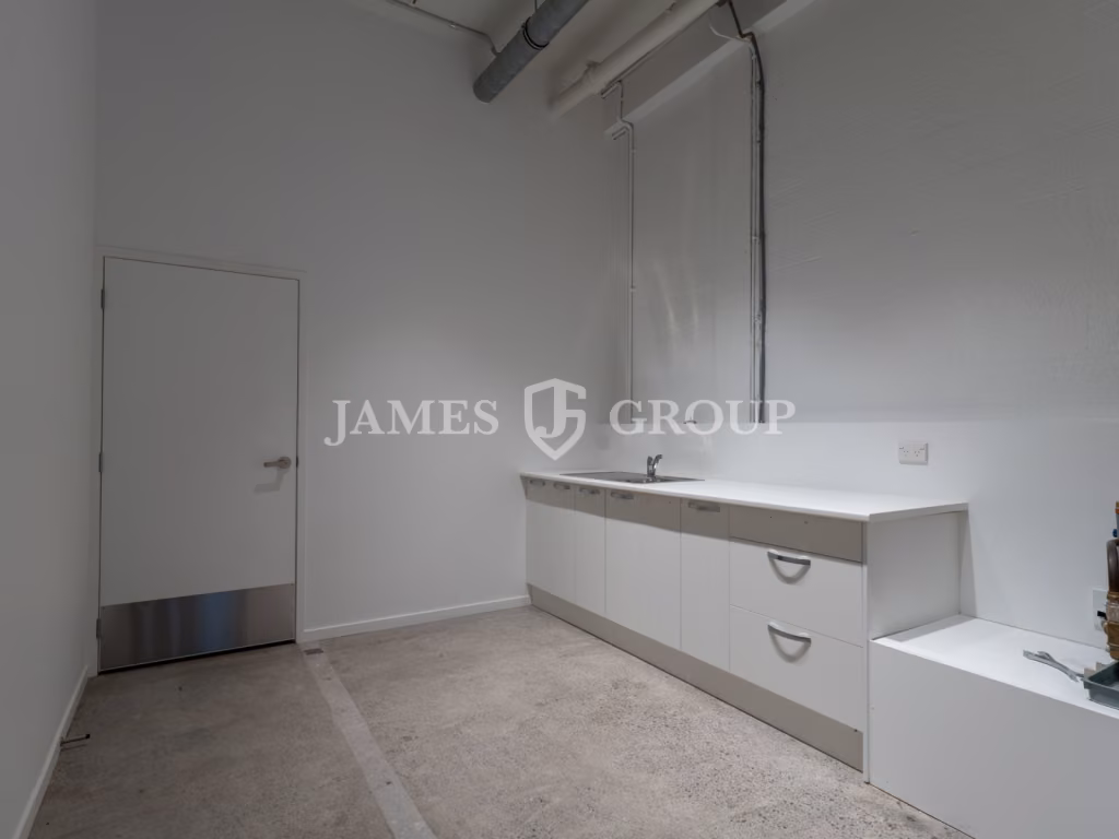 Prime Corner Tenancy With Exposure