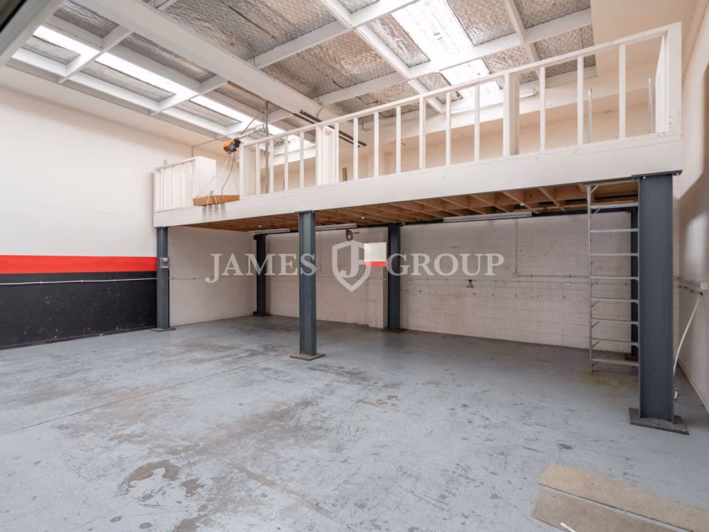 Tidy East Tamaki Unit For Sale | 208m²