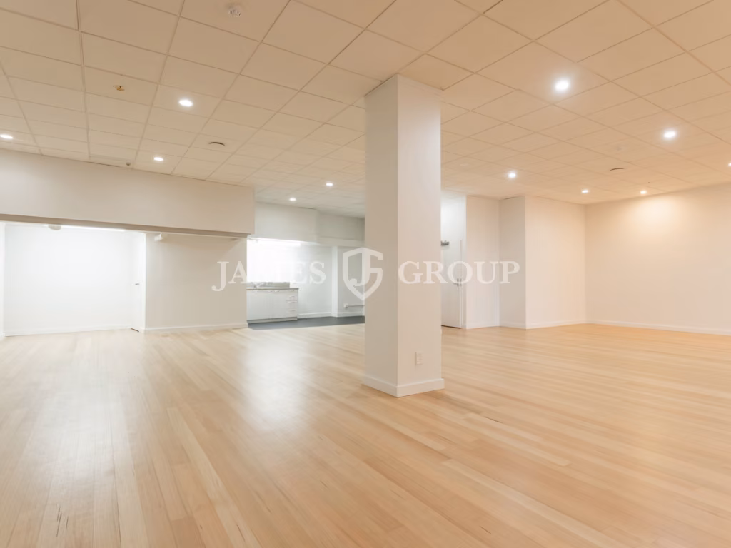 Step Into Success – Retail Next To Crl Station
