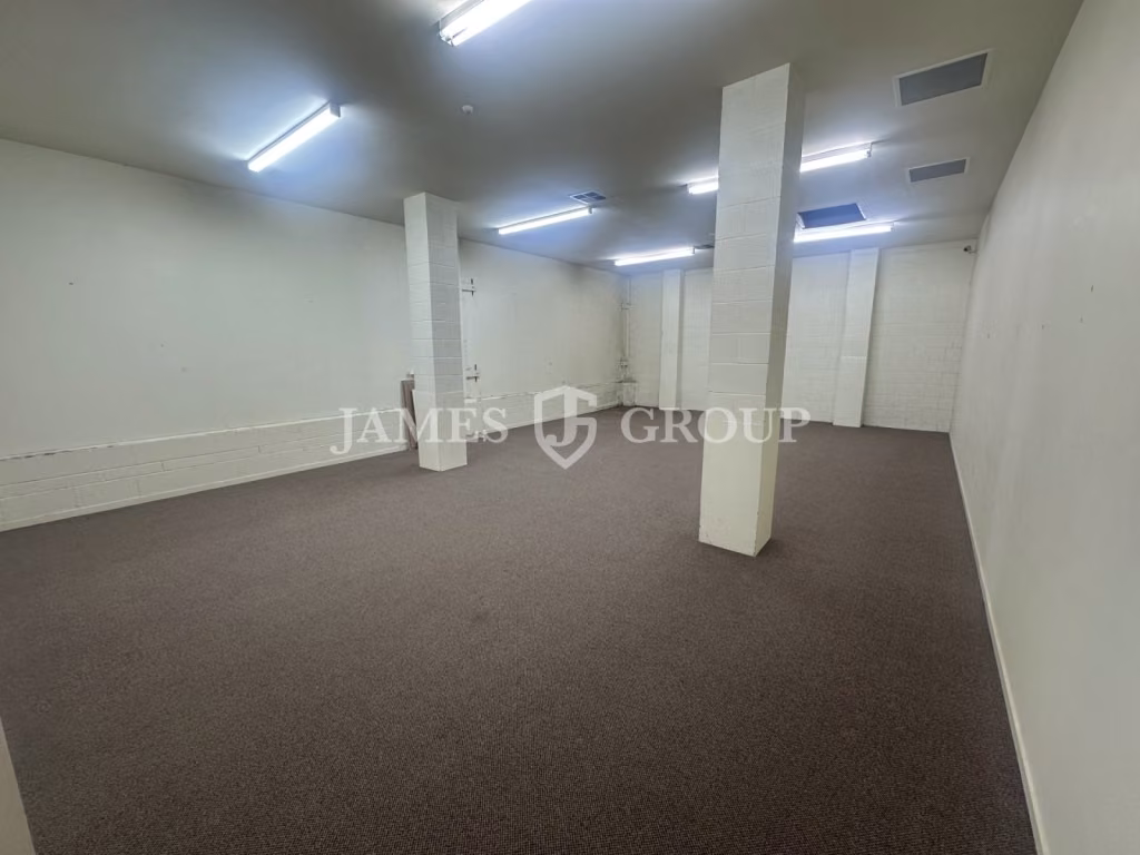 New Market Street Retail With Storage