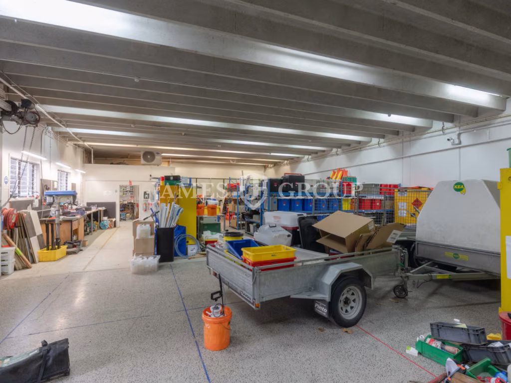 Rare 343sqm City Fringe Warehouse | Stud 3.7m