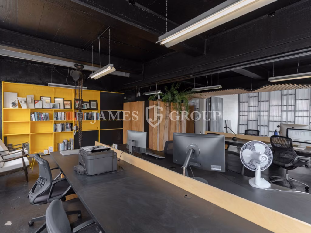 Newmarket Character 88m² Office