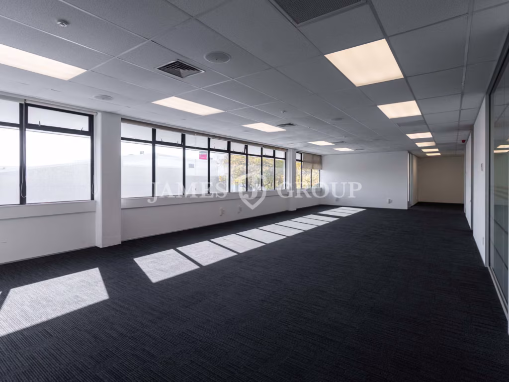 80m² Office Suite With Excellent Location In Epsom