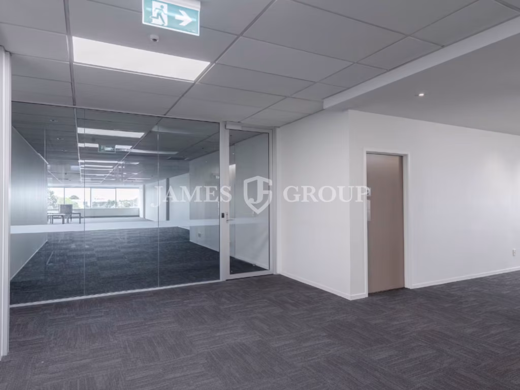 Prominent Location | 266sqm Greenlane Office