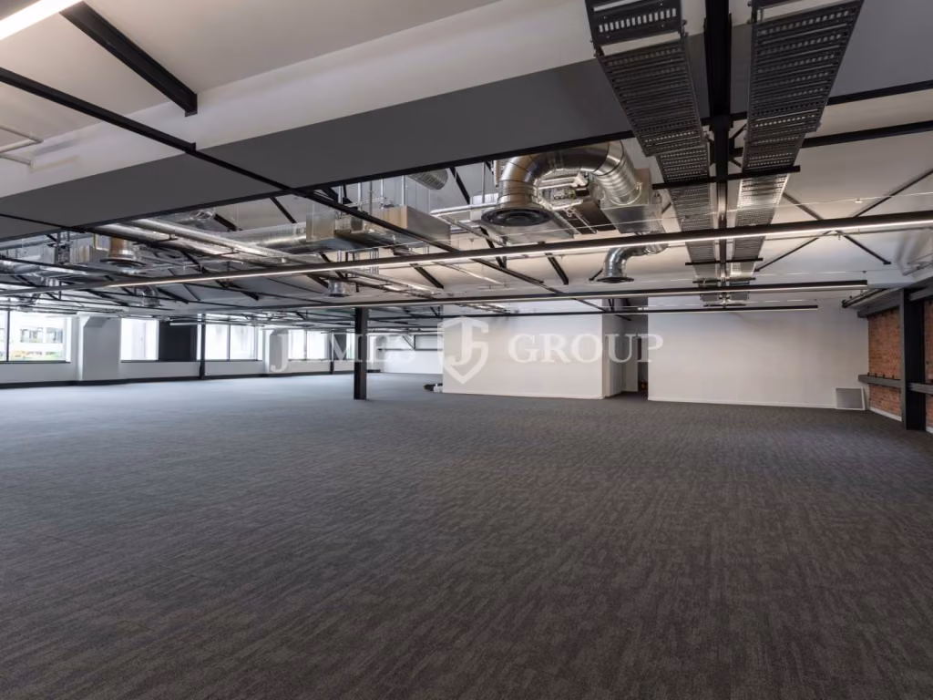 Recently Refurbished Greenlane Character Office