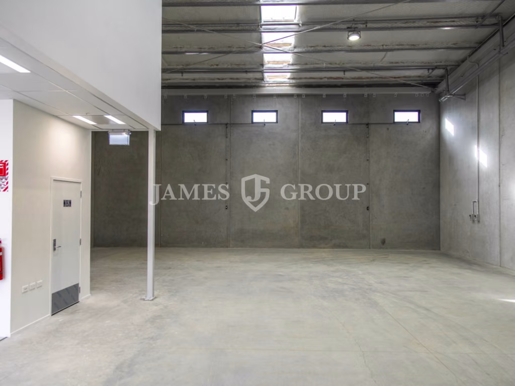 218m² Modern Warehouse