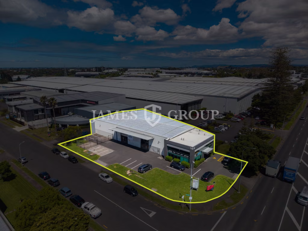 High-profile Corner Site On Highbrook