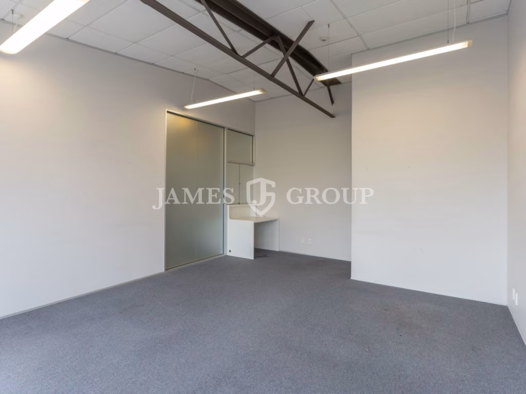 High-profile Office 150m² With Natural Light