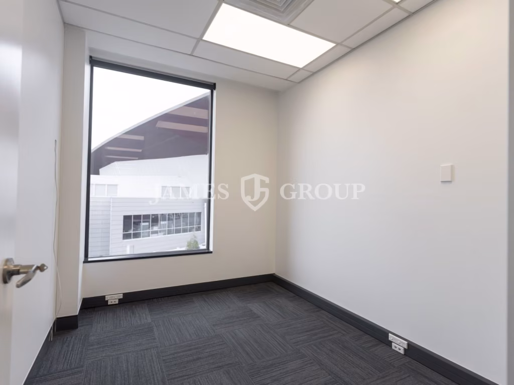 High-quality Office With Excellent Natural Light