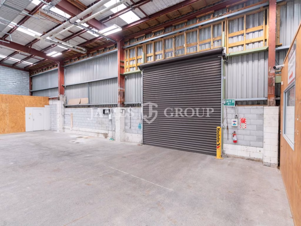 Affordable 1,441sqm Rosebank Warehouse + Canopy