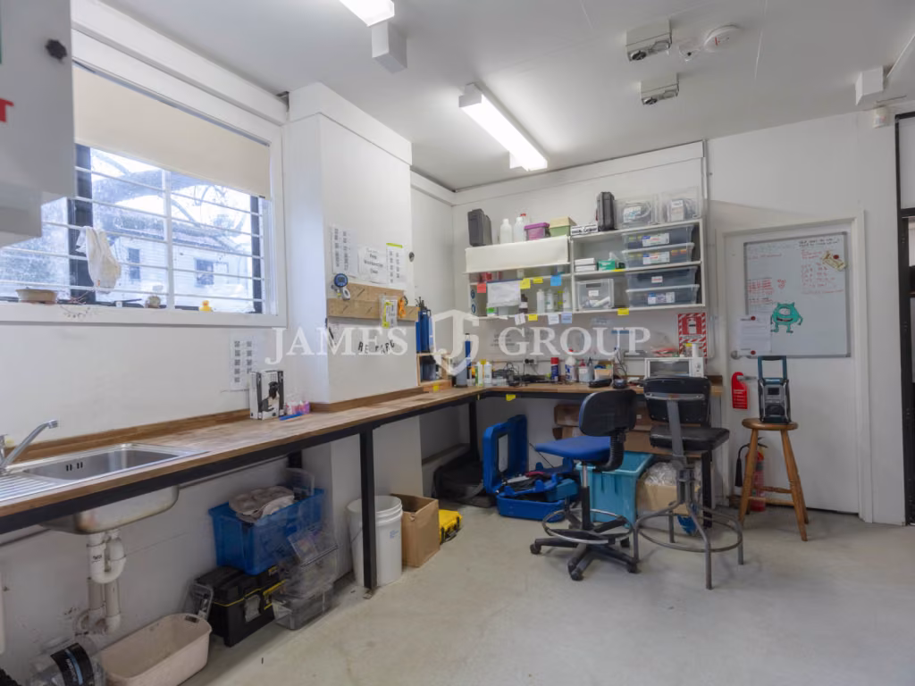 Rare 343sqm City Fringe Warehouse | Stud 3.7m