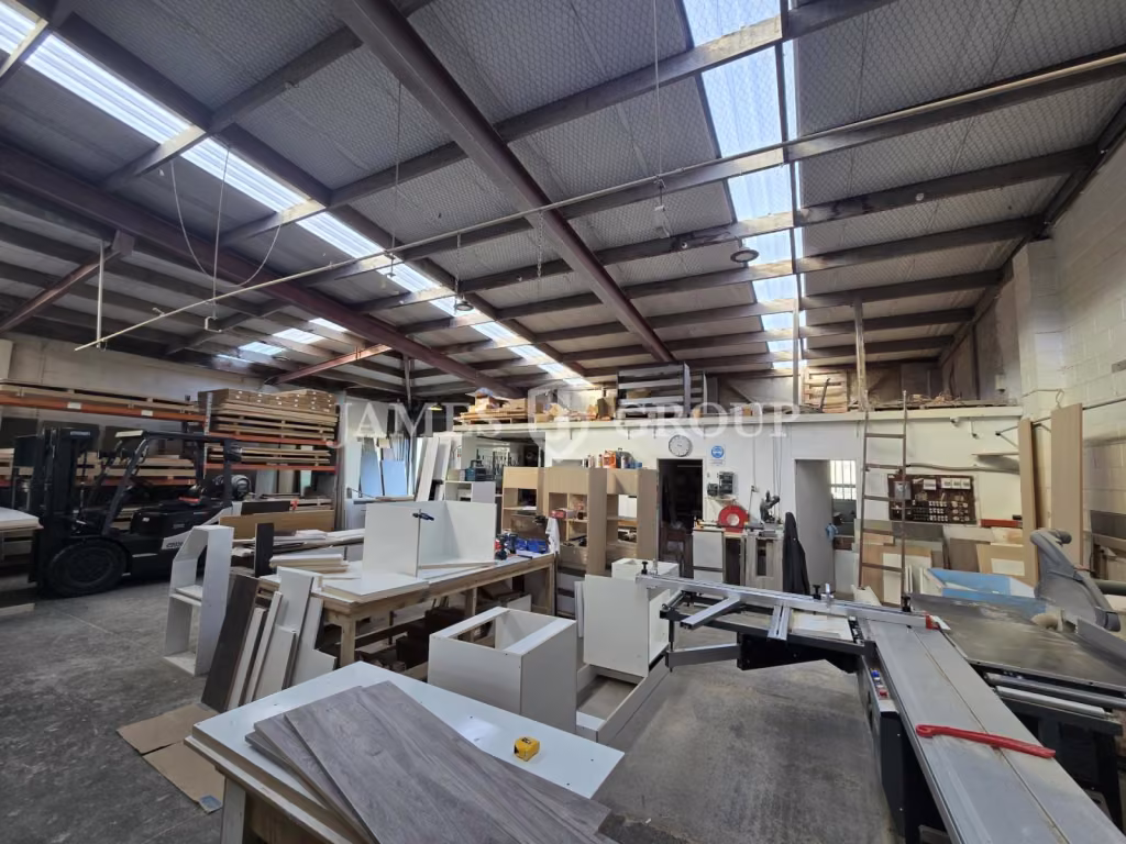 Prime Harris Road Location – 210m² Industrial Unit