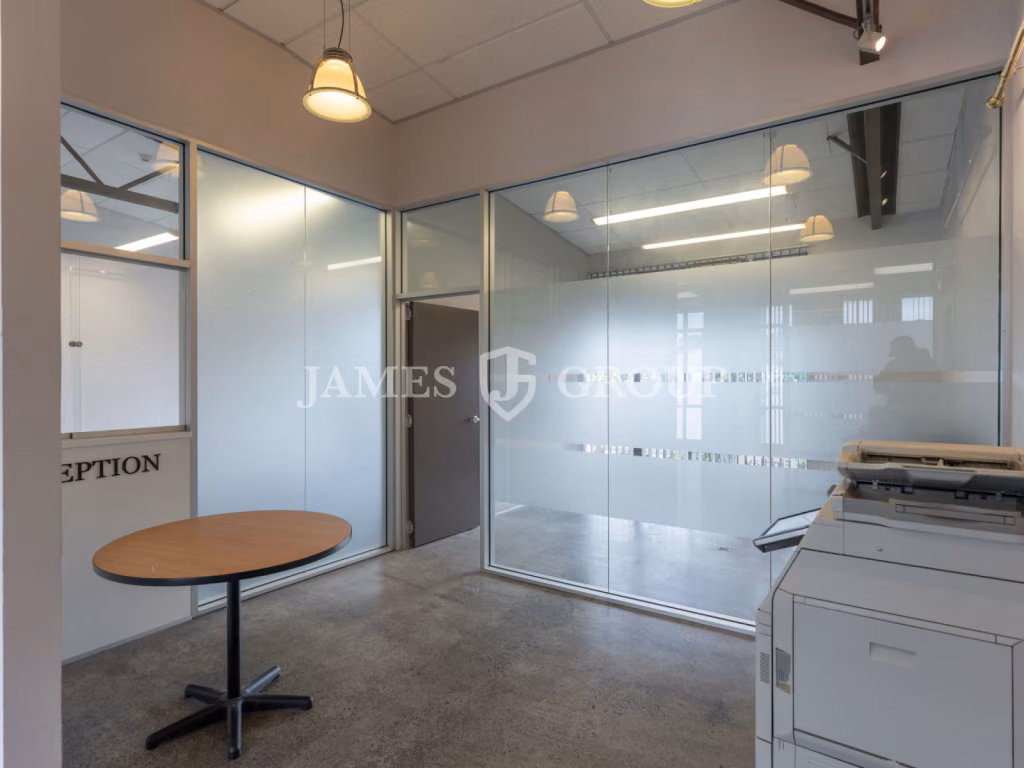 High-profile Office 150m² With Natural Light