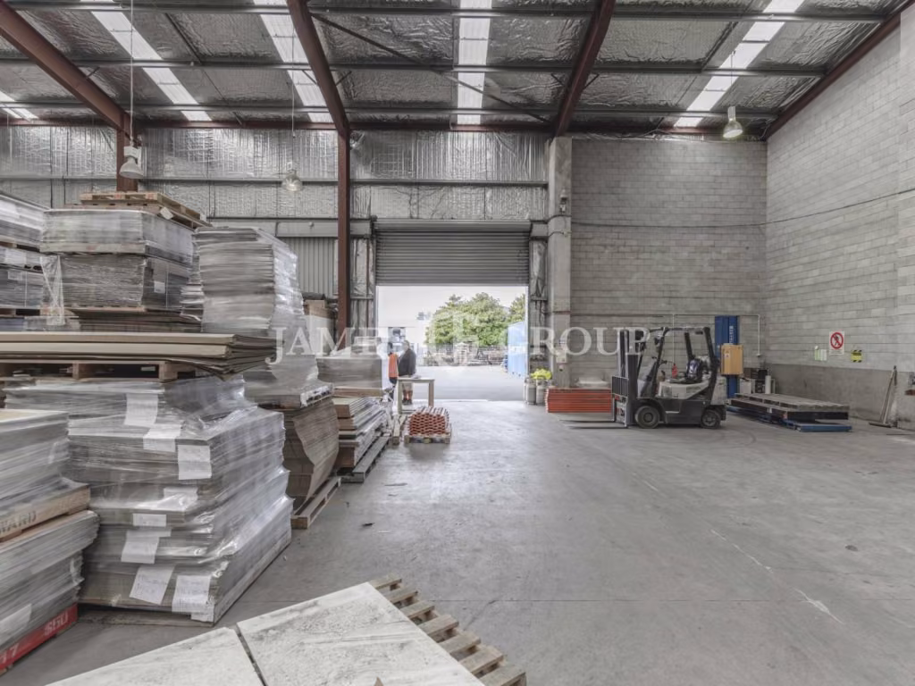 Premium Corner Site Warehouse + Large Secure Yard