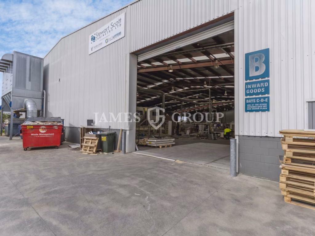 Premium Corner Site Warehouse + Large Secure Yard