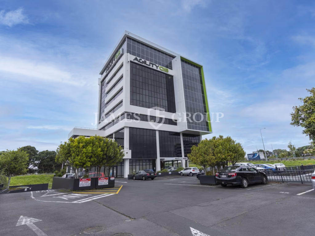 Top Floor Office With Natural Light & Views