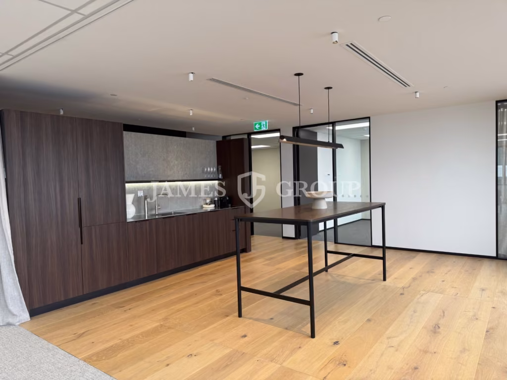 Level 10 Office With Full Fit-out – Commercial Bay