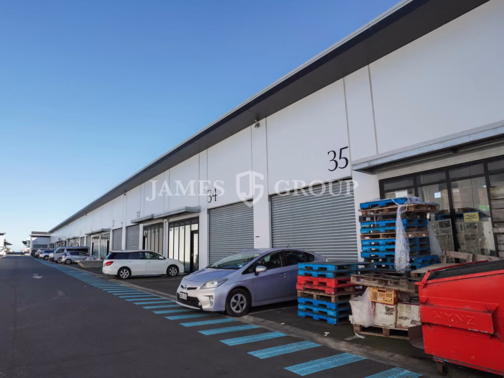Modern Industrial Unit In Airport Proximity