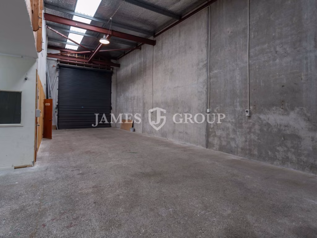 Tilt Slab Industrial Unit Henderson | 300m²