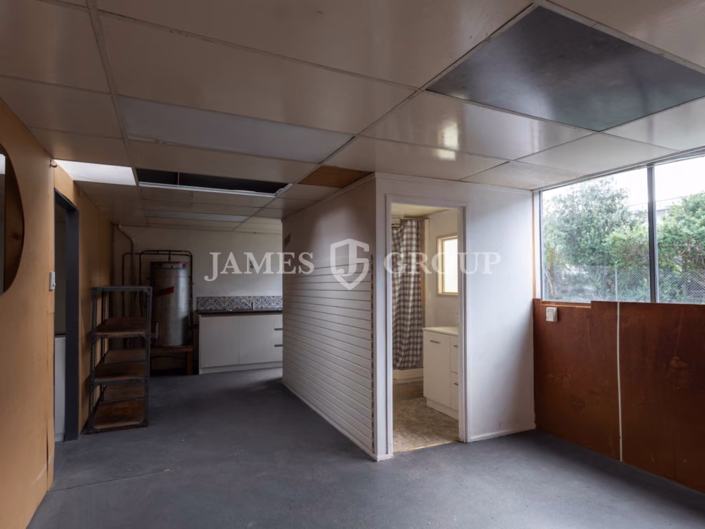 Affordable Henderson High Stud Unit | 180sqm