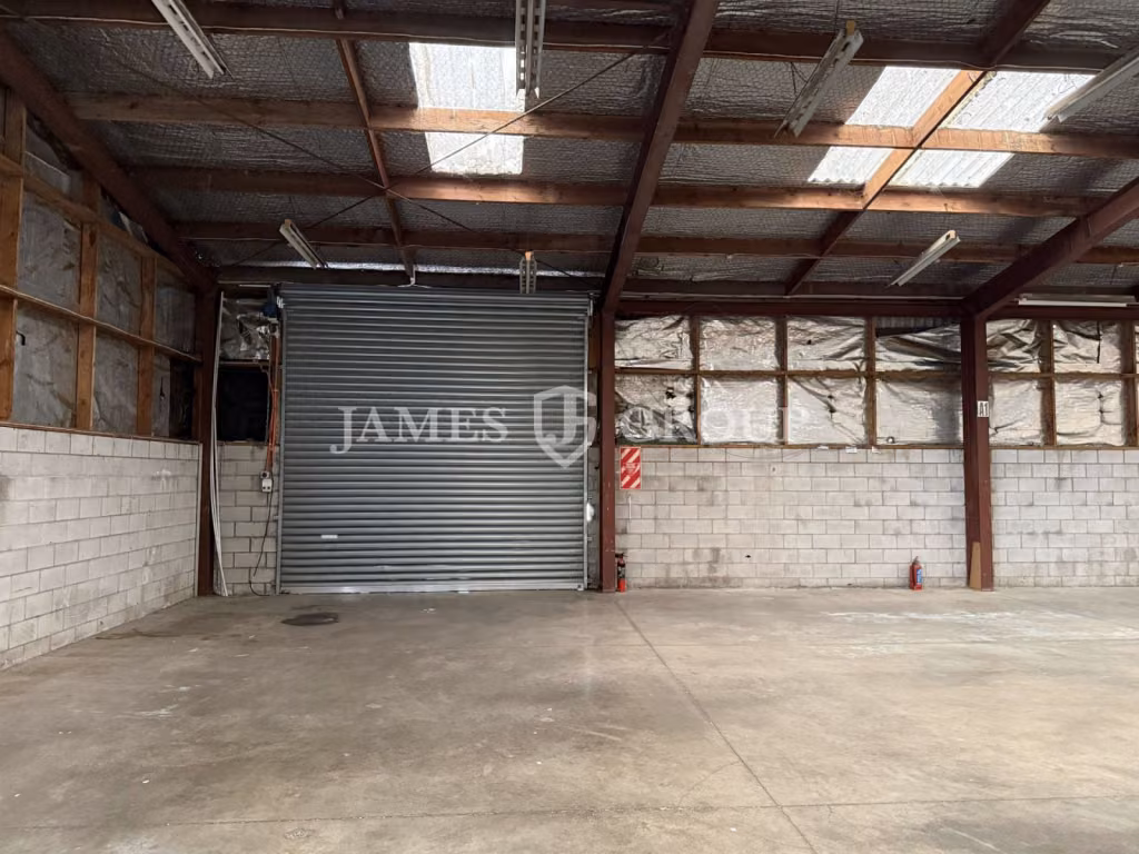 Affordable Warehouse + Minimal Office | 650m²