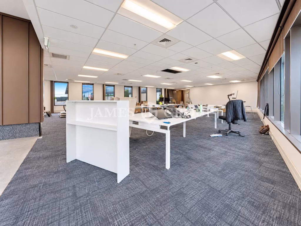 High Stud Airport Oaks Industrial Opportunity