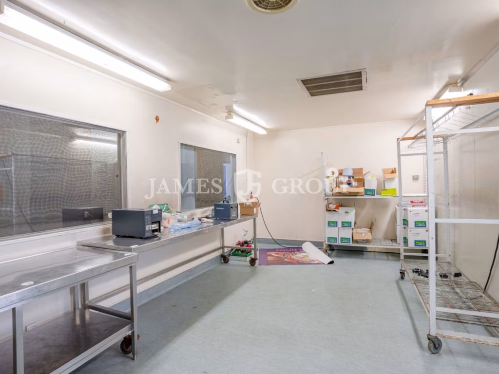 Central Auckland Food-grade Space With Chillers