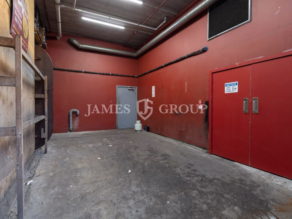 Full Floor Retail In Newmarket | 870sqm