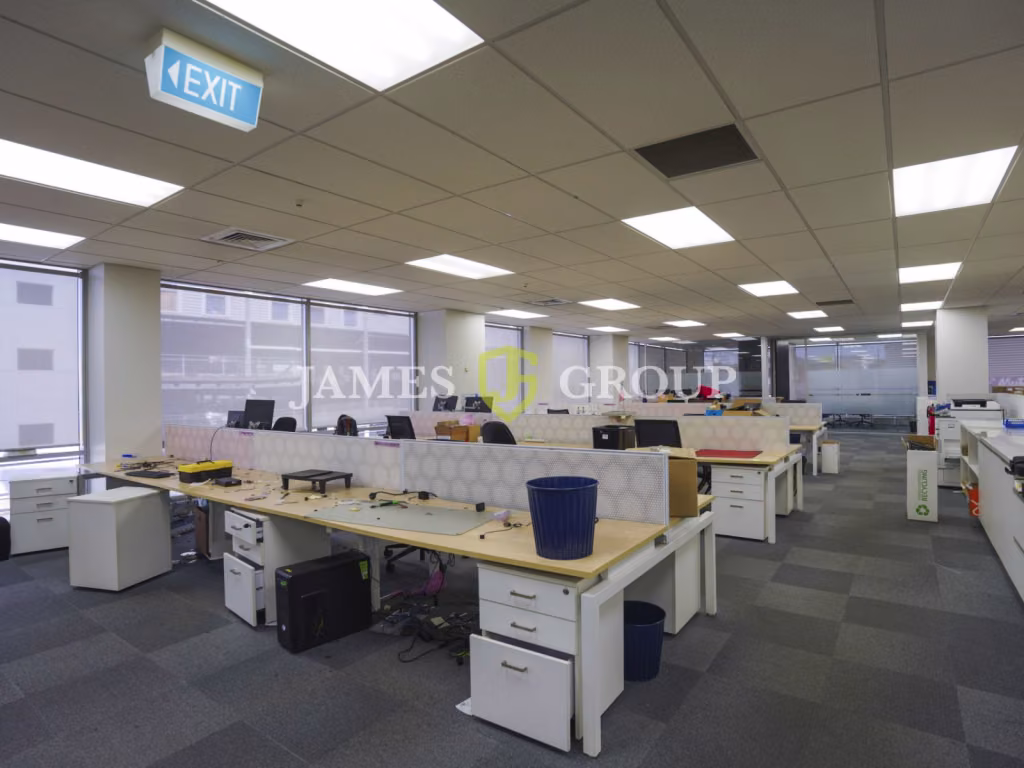 Full Floor With Impressive Fit-out