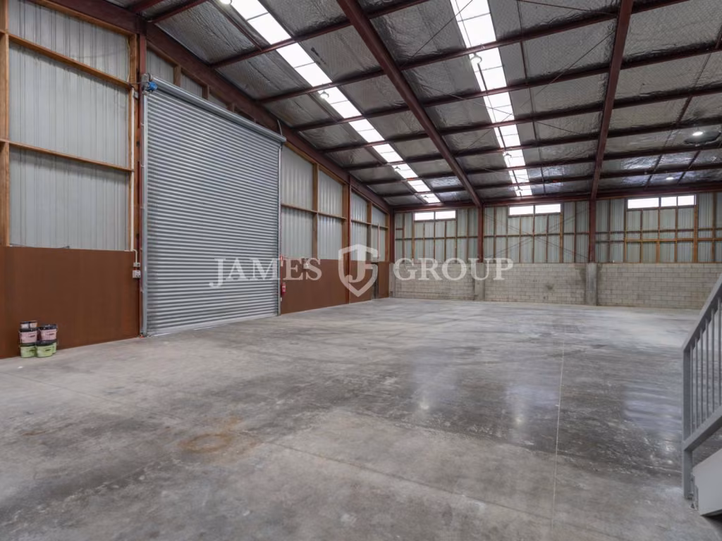 Yard Heavy Users! 1,725m² Yard & 693m² Building