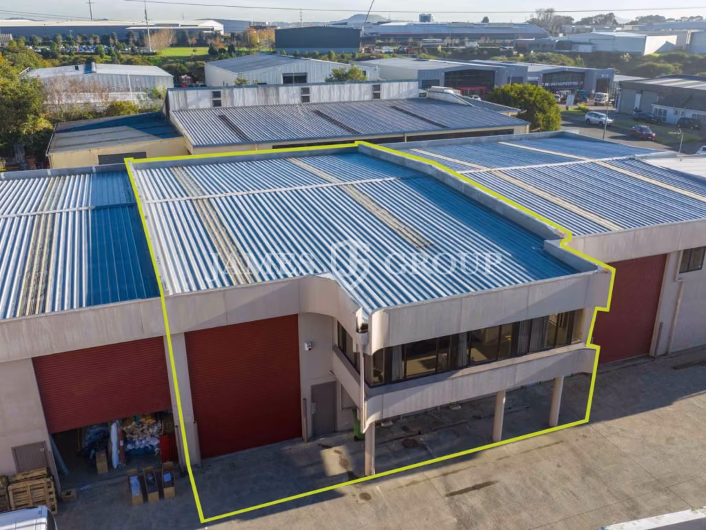 370sqm Industrial Unit – Minimal Office