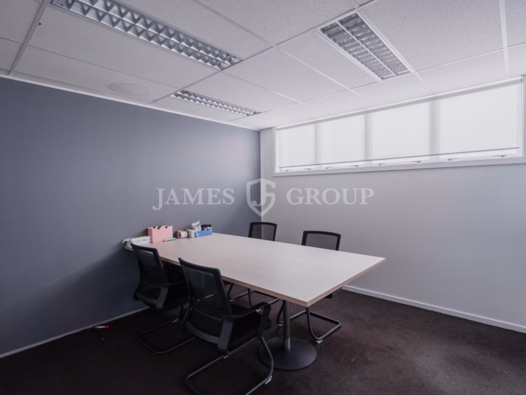 Sleek Parnell Office