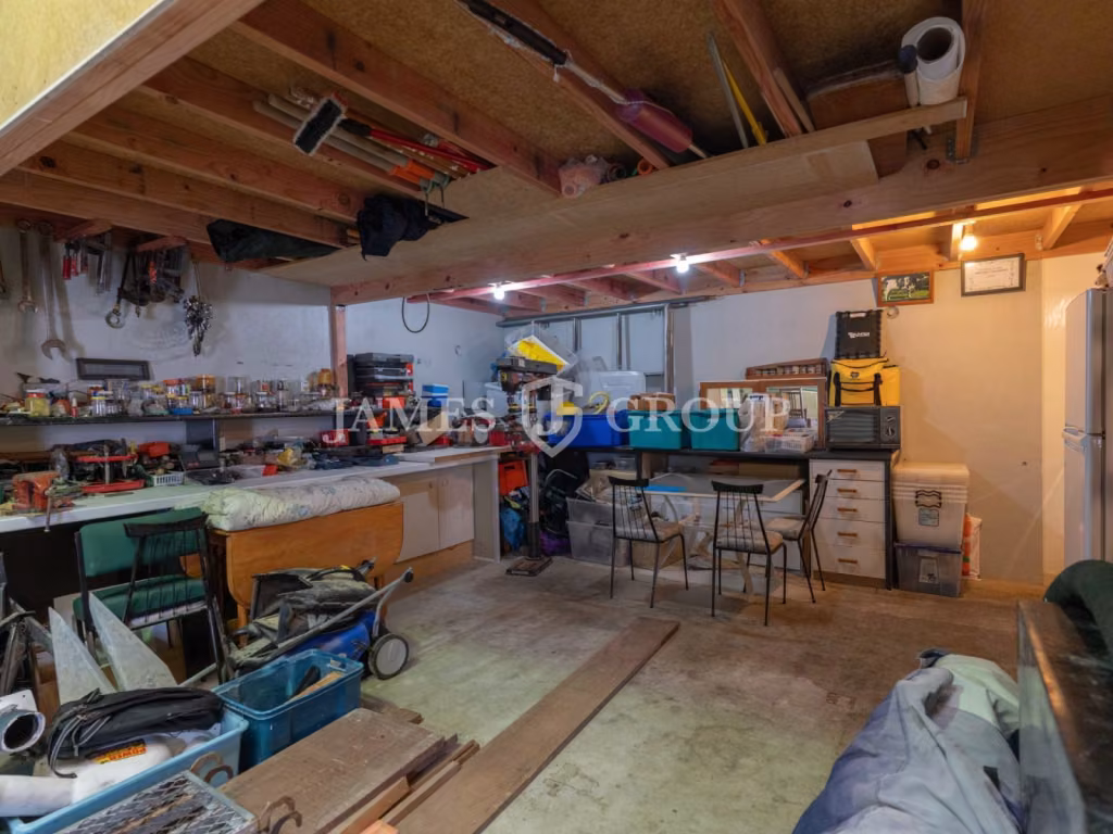Compact Industrial Unit In Tidy Gated Complex