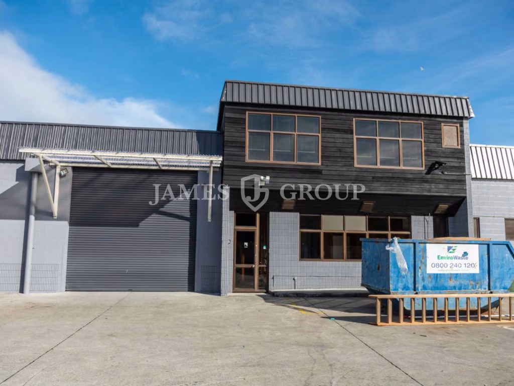 Functional 270m² Warehouse With Dual Access