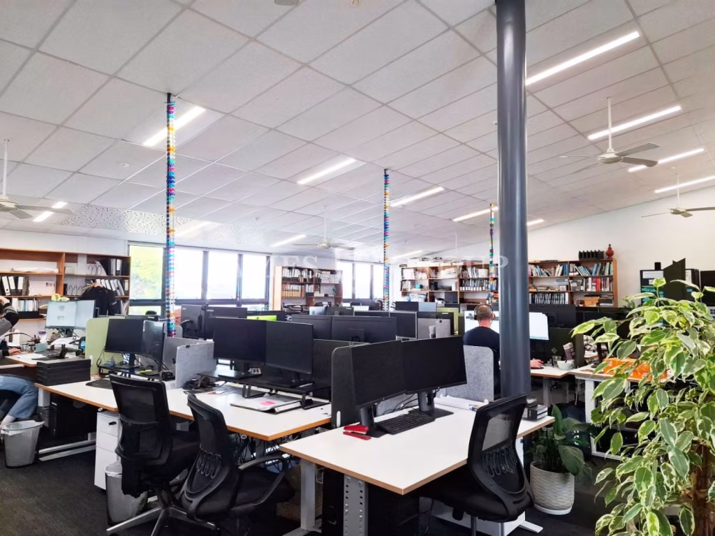 Polished Level 2 Office With Secure 24/7 Access