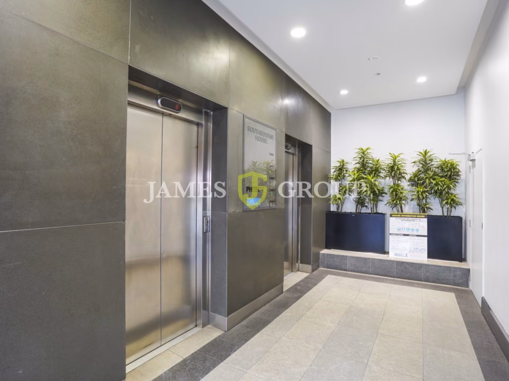Full Floor With Impressive Fit-out