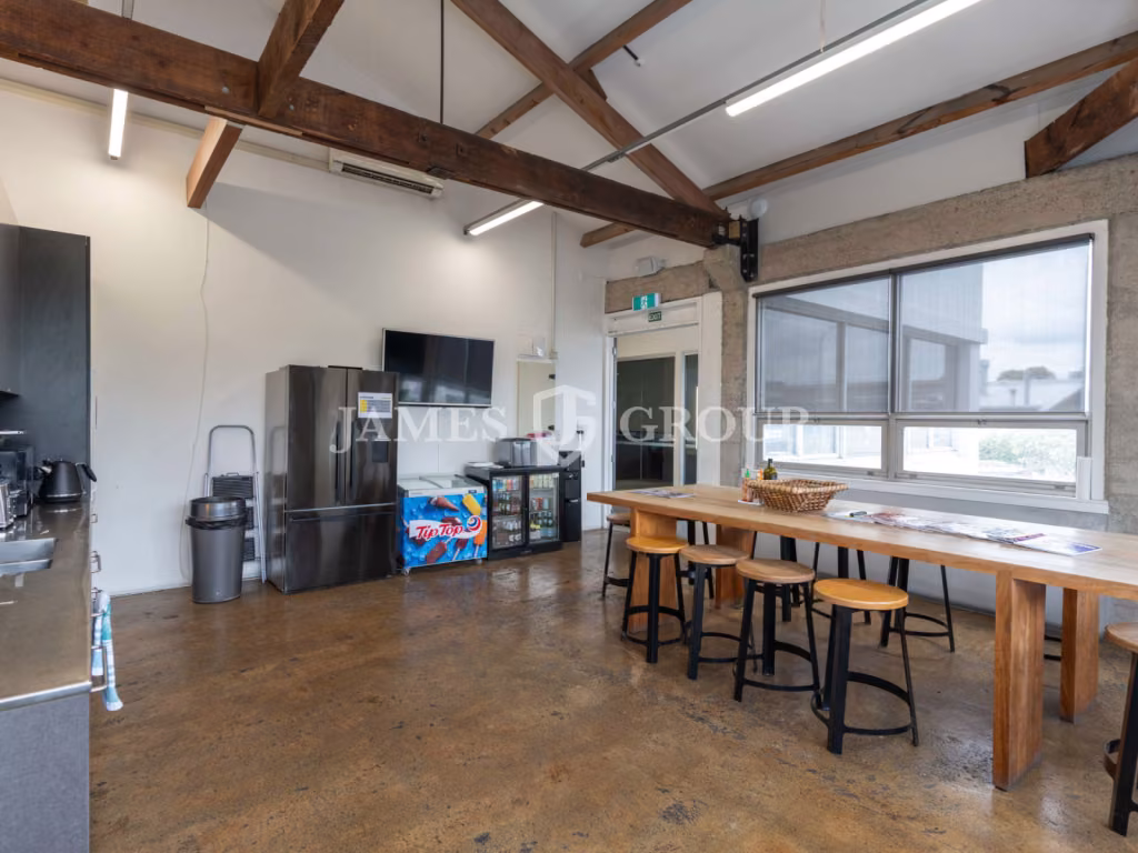 425m² Kingsland Office – Prime Location