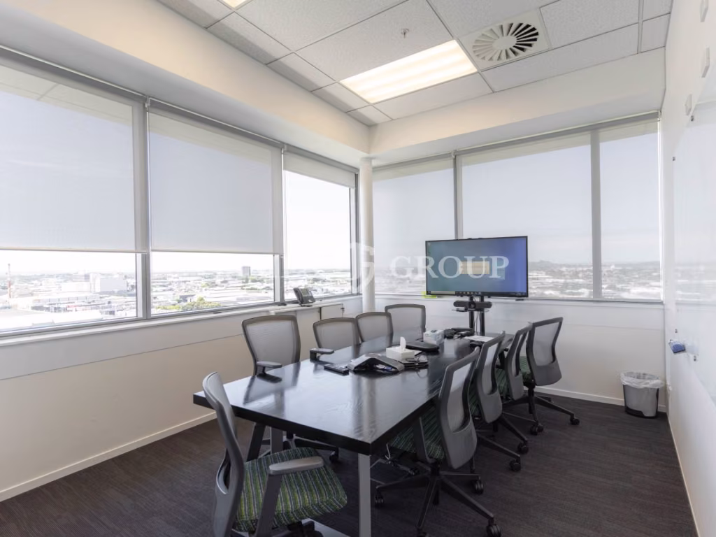 Top Floor Office With Natural Light & Views