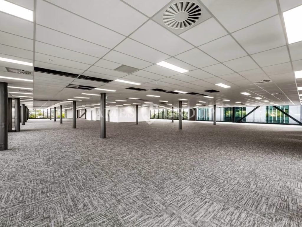 High-end Greenlane Office With Premium Amenities
