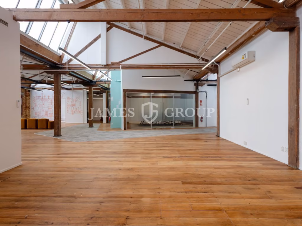 Stunning Character Office – Saatchi & Saatchi