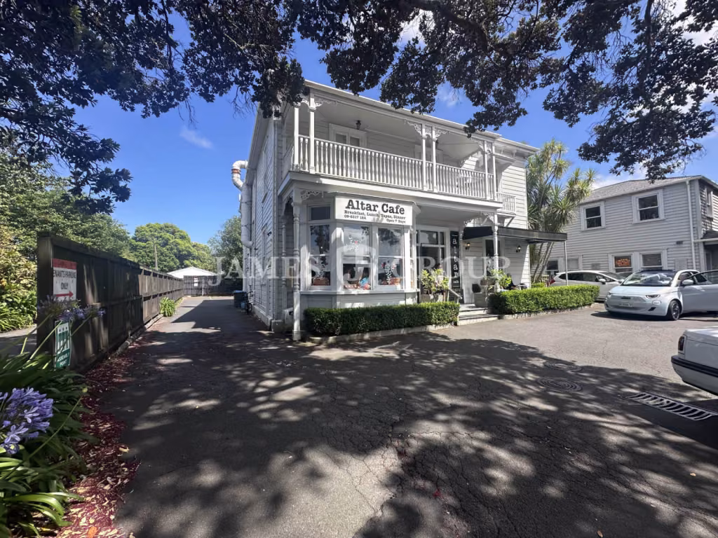 Small Space, Prime Location – Mount Eden