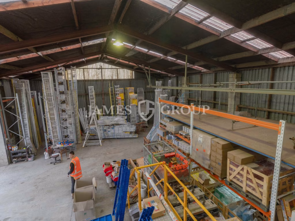 Yard-heavy Industrial With Drive-around Access
