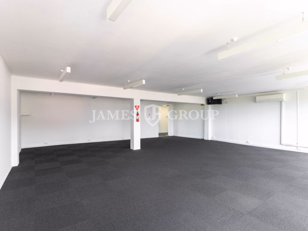 Well-positioned 109m² Open Plan Office